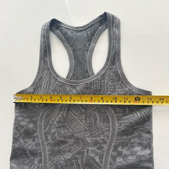 Lululemon Patterned Tank Top - Picture 5 of 7
